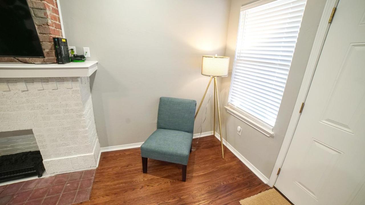 Rock & Roll House, Fiber Internet, Roku Tv, Washer & Dryer, By Dt Chickasha & Leg Lamp! المظهر الخارجي الصورة
