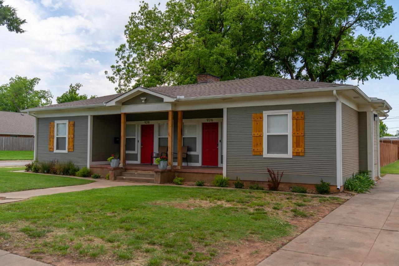 Rock & Roll House, Fiber Internet, Roku Tv, Washer & Dryer, By Dt Chickasha & Leg Lamp! المظهر الخارجي الصورة