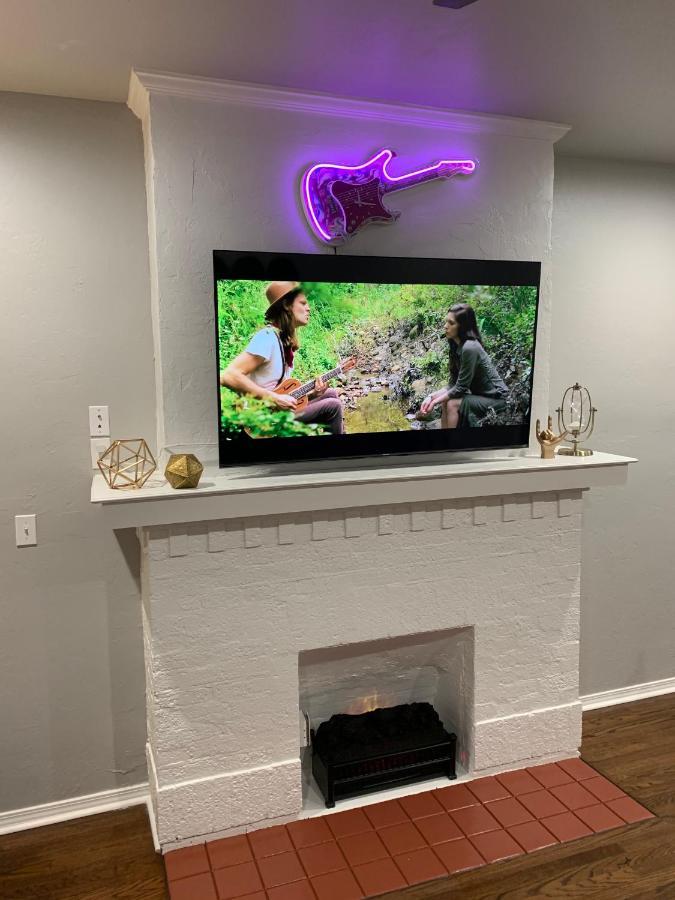 Rock & Roll House, Fiber Internet, Roku Tv, Washer & Dryer, By Dt Chickasha & Leg Lamp! المظهر الخارجي الصورة